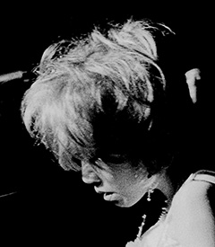 戸川純、６連続ライヴ！